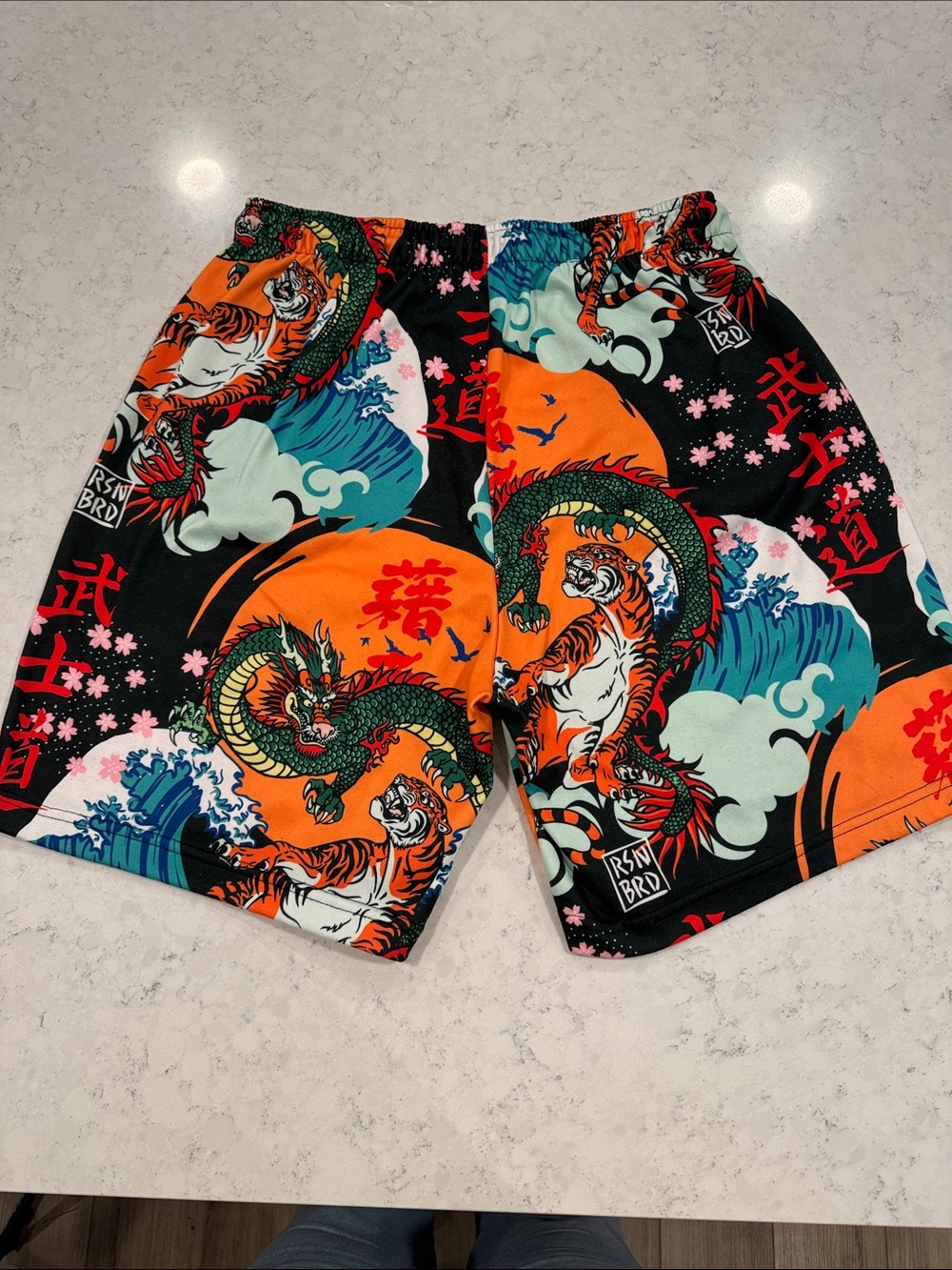 RSN BRD Reason Men's 2XL Dragon Tiger Waves Print Sweat Shorts Pockets Elastic - Picture 2 of 9